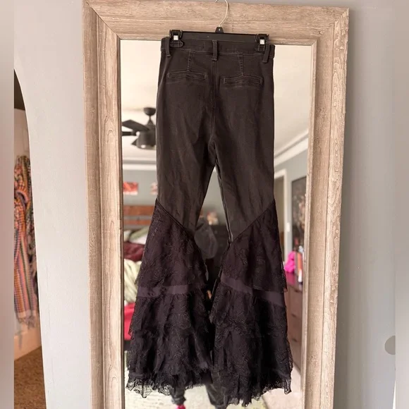 We The Free Mystique Lace Ruffle Flare Jeans High Rise Black 26/2 Free People - Picture 7 of 11